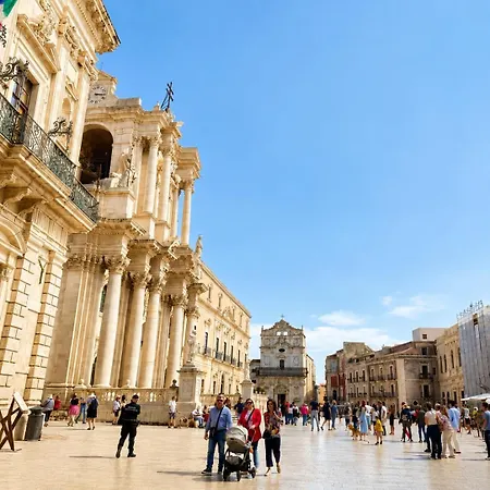 Kasuzza Bedda Syracuse